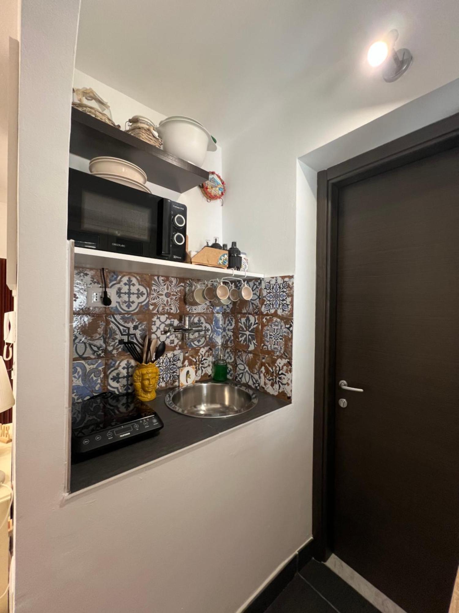 Nel Cortile Suite 切法卢 外观 照片