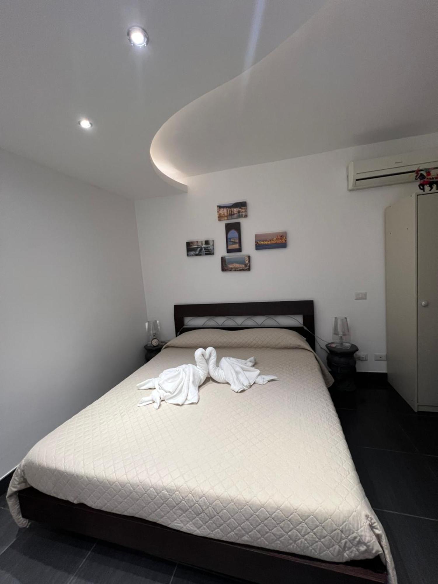 Nel Cortile Suite 切法卢 外观 照片
