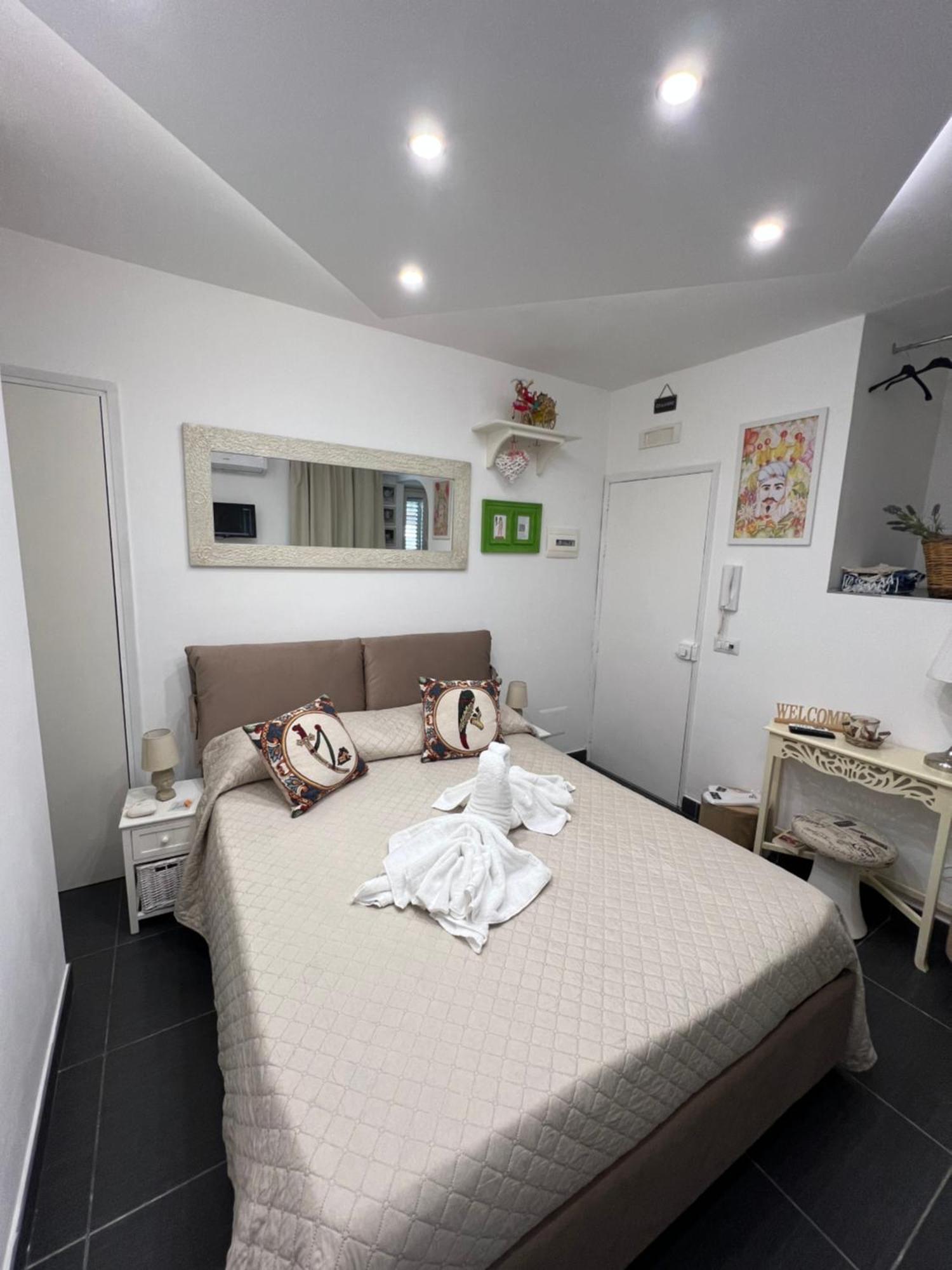 Nel Cortile Suite 切法卢 外观 照片